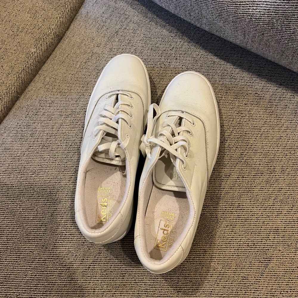 Keds Women’s Leather Dream Foam Sneakers